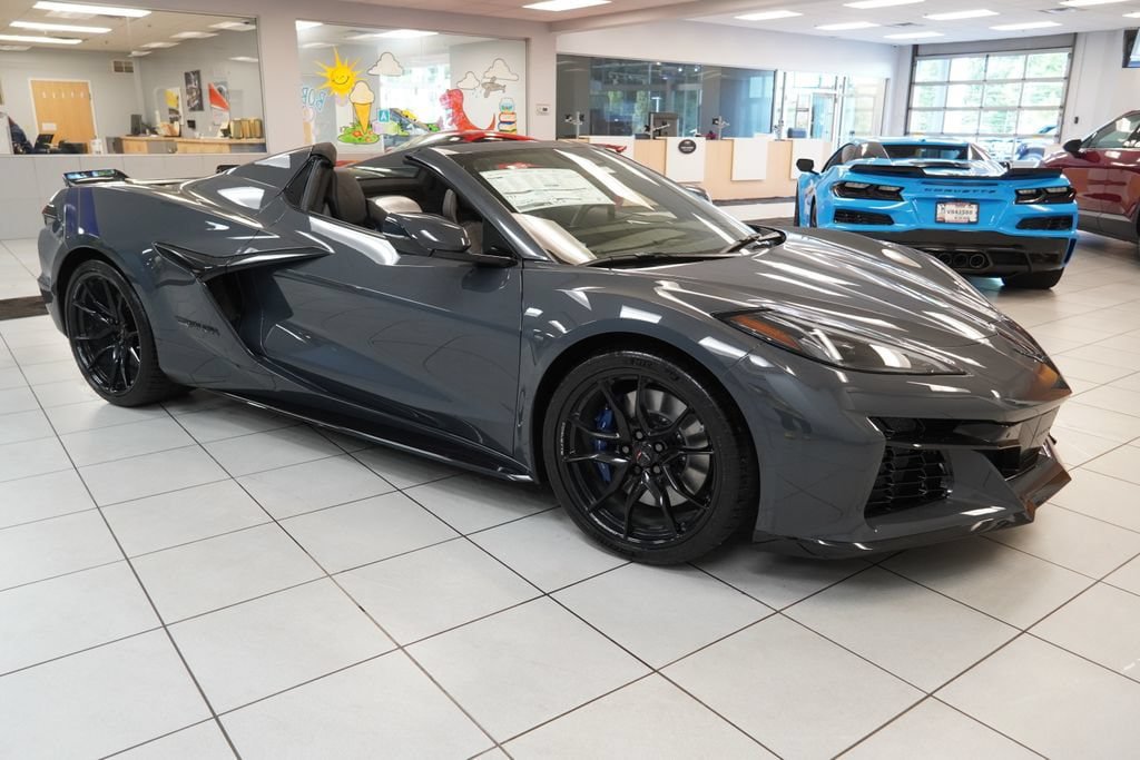New 2027 Chevrolet Corvette Grand Sport w/ Z52 Sport Performance Package RWD image 12