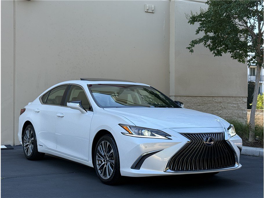Used 2019 Lexus ES 300h w/ Premium Package FWD image 3