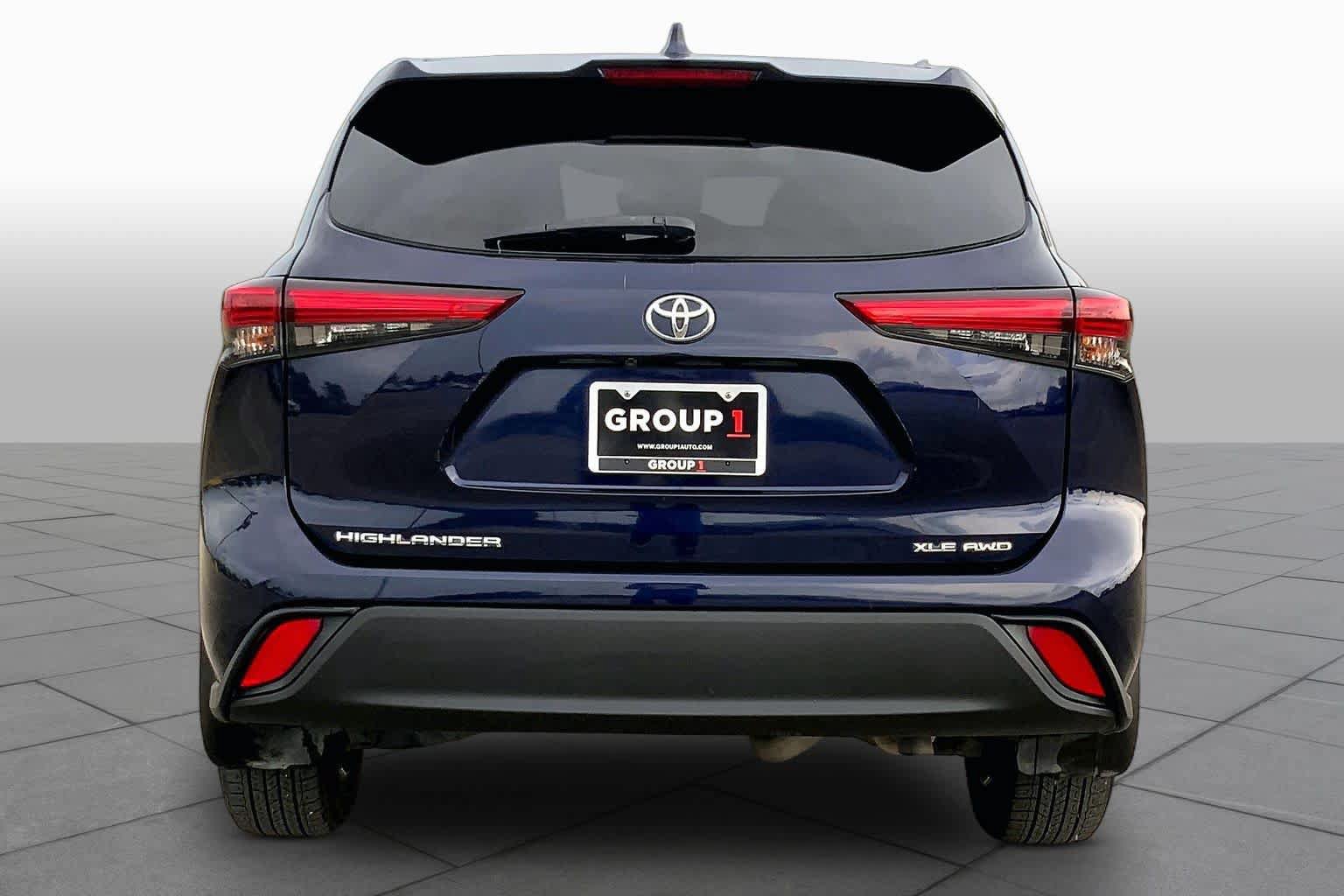 Used 2020 Toyota Highlander XLE AWD/4WD image 5