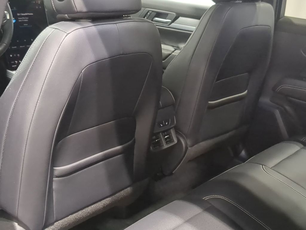 Used 2025 GMC Terrain Elevation w/ Elevation Premium Package image 22