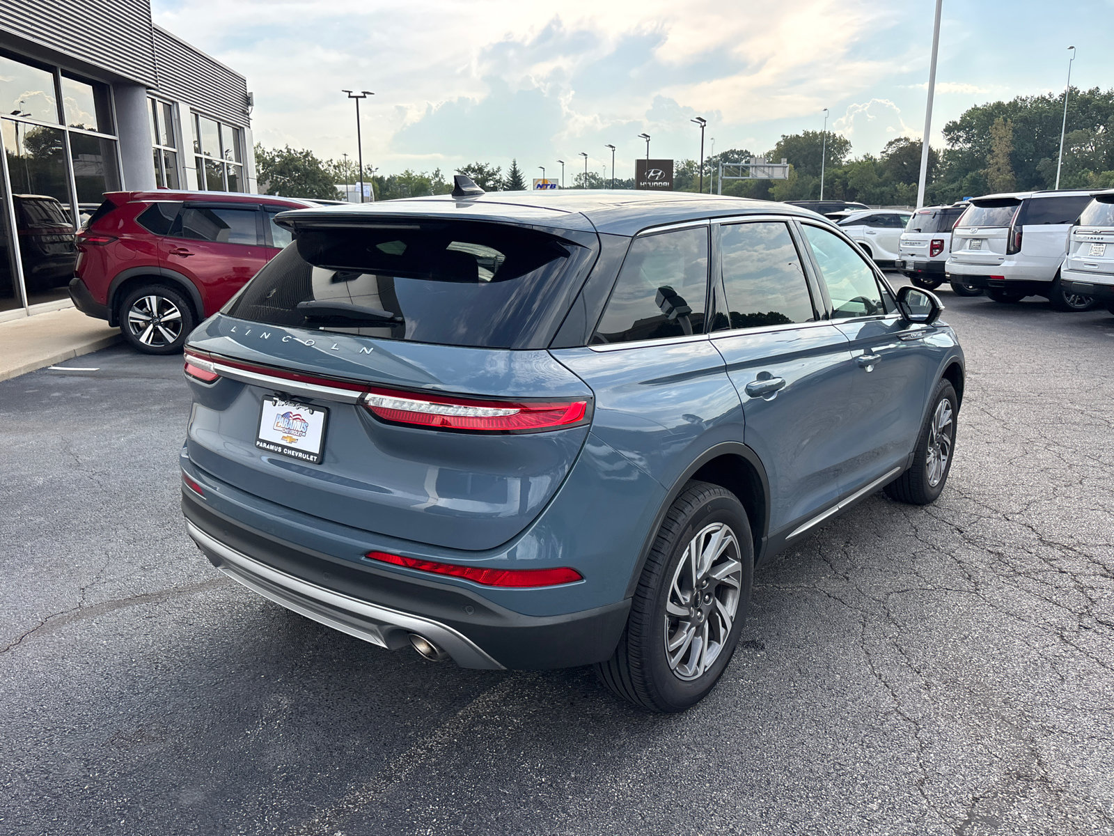 Used 2024 Lincoln Corsair AWD w/ Equipment Group 101A image 7