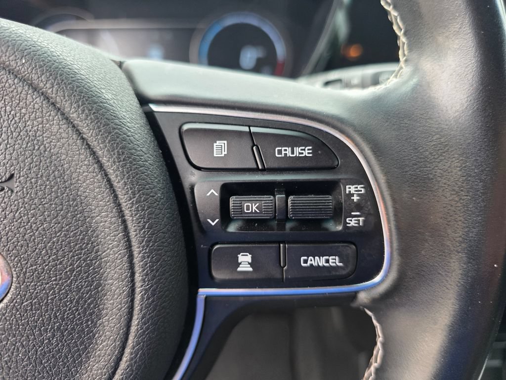 Used 2020 Kia Niro EX FWD image 24
