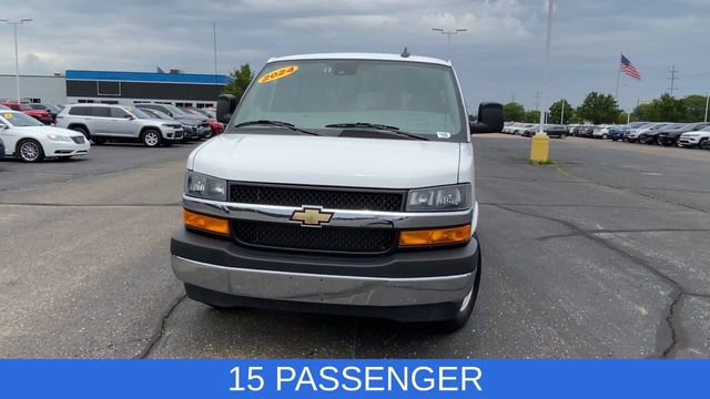 Certified 2024 Chevrolet Express 3500 LT w/ LT Preferred Equipment Group RWD image 3