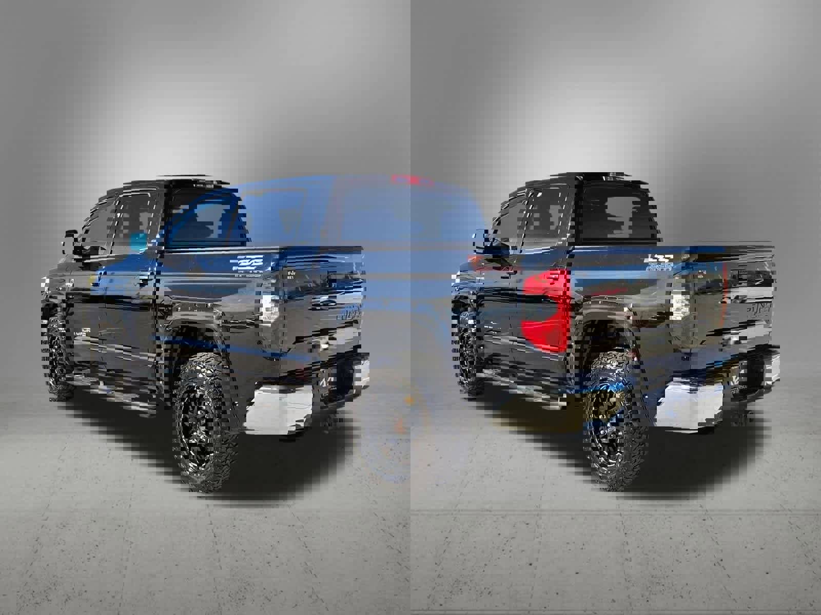 Used 2016 Toyota Tundra SR5 image 4