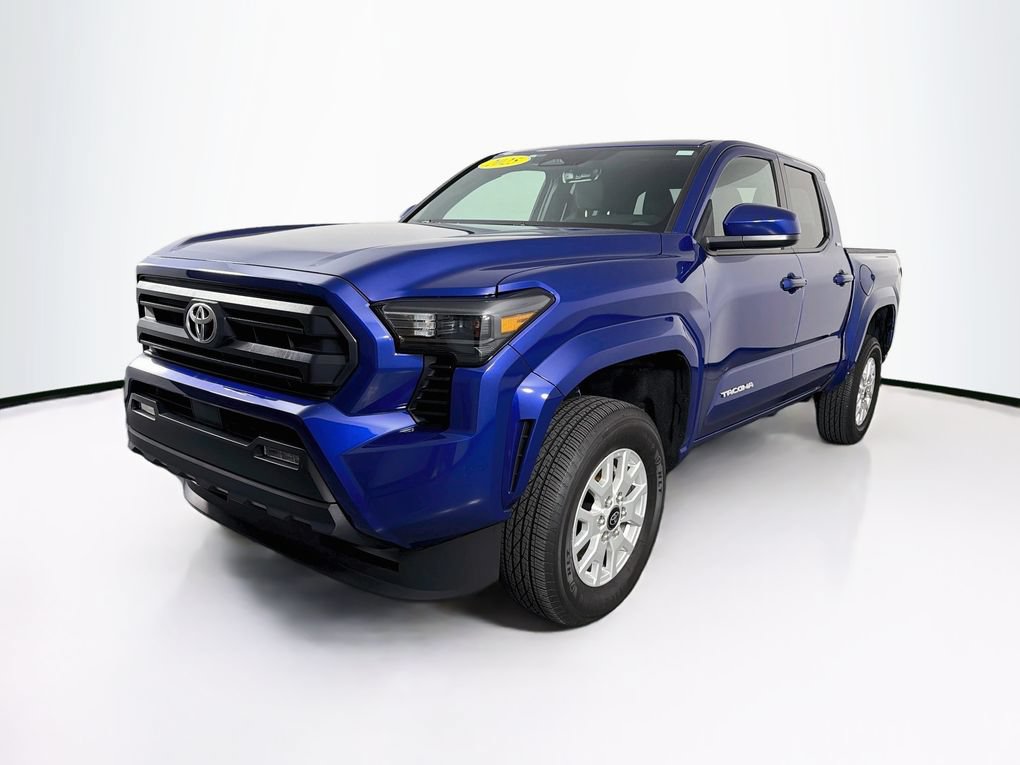 Used 2025 Toyota Tacoma SR5 AWD/4WD image 3