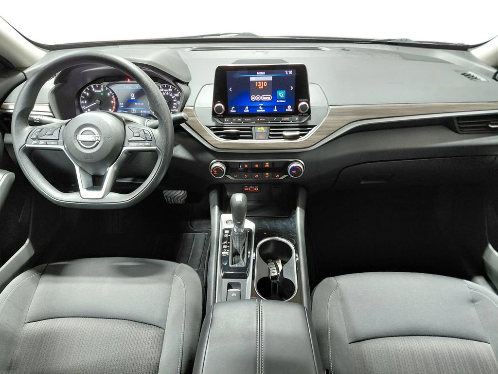Used 2024 Nissan Altima 2.5 SV AWD/4WD image 2