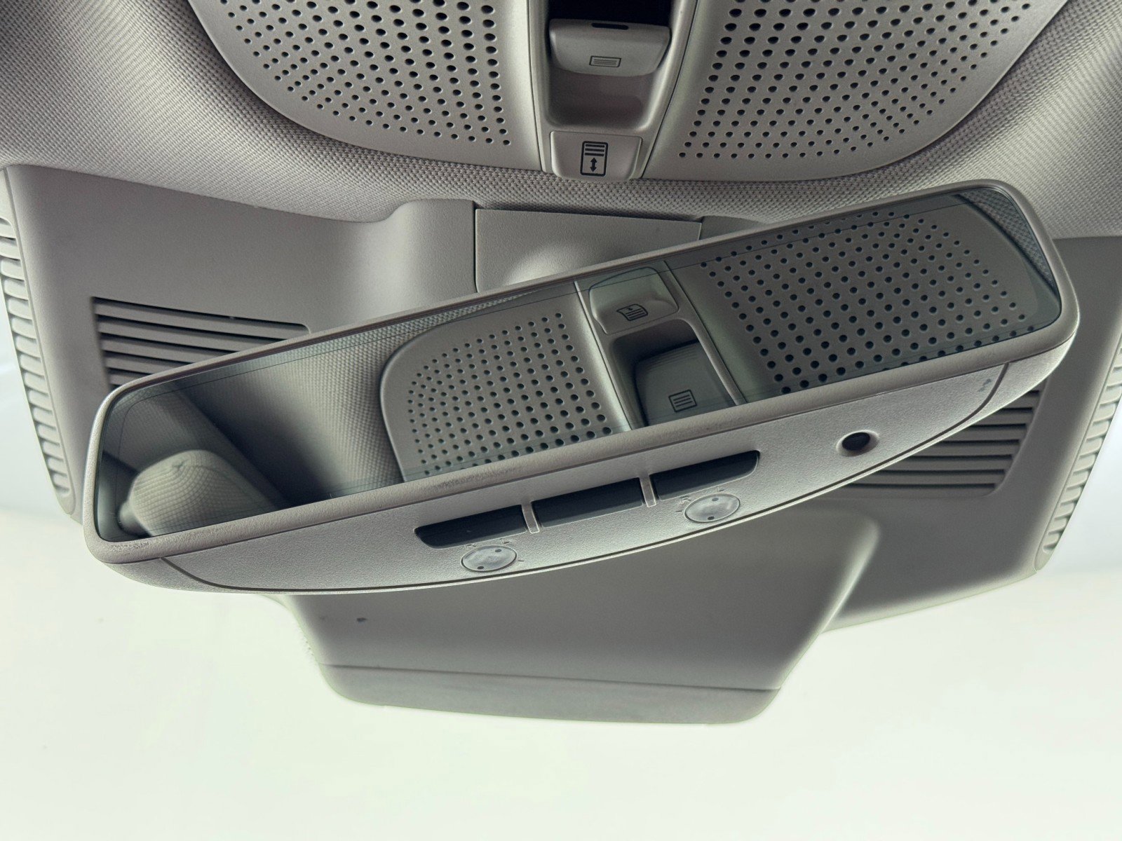 Used 2018 Mercedes-Benz S 560 Sedan image 34