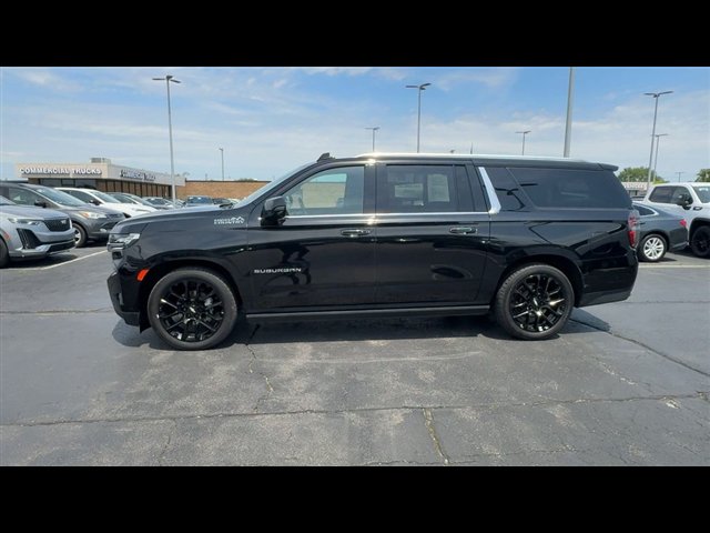 Certified 2023 Chevrolet Suburban High Country w/ Advanced Technology Package AWD/4WD image 5