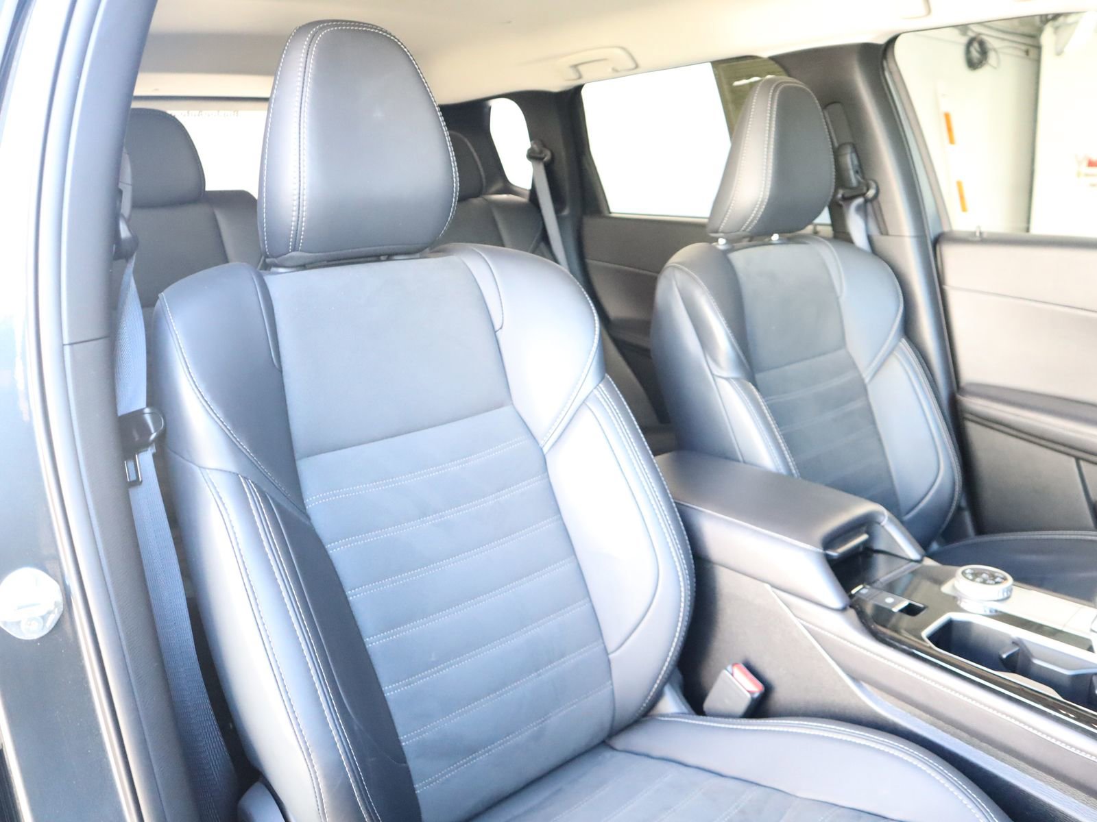 Used 2025 Mitsubishi Outlander AWD image 57