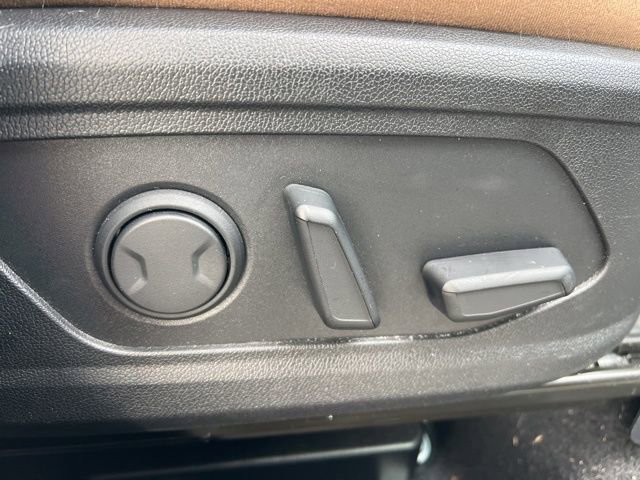 Certified 2025 Kia Sorento SX Prestige w/ Olive Brown Leather Package image 44