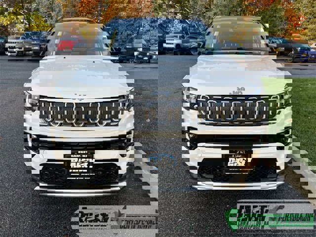 Certified 2022 Jeep Compass Limited image 3