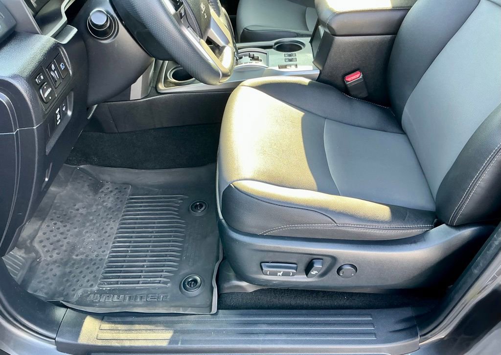 Used 2022 Toyota 4Runner SR5 Premium w/ Moonroof Package image 43