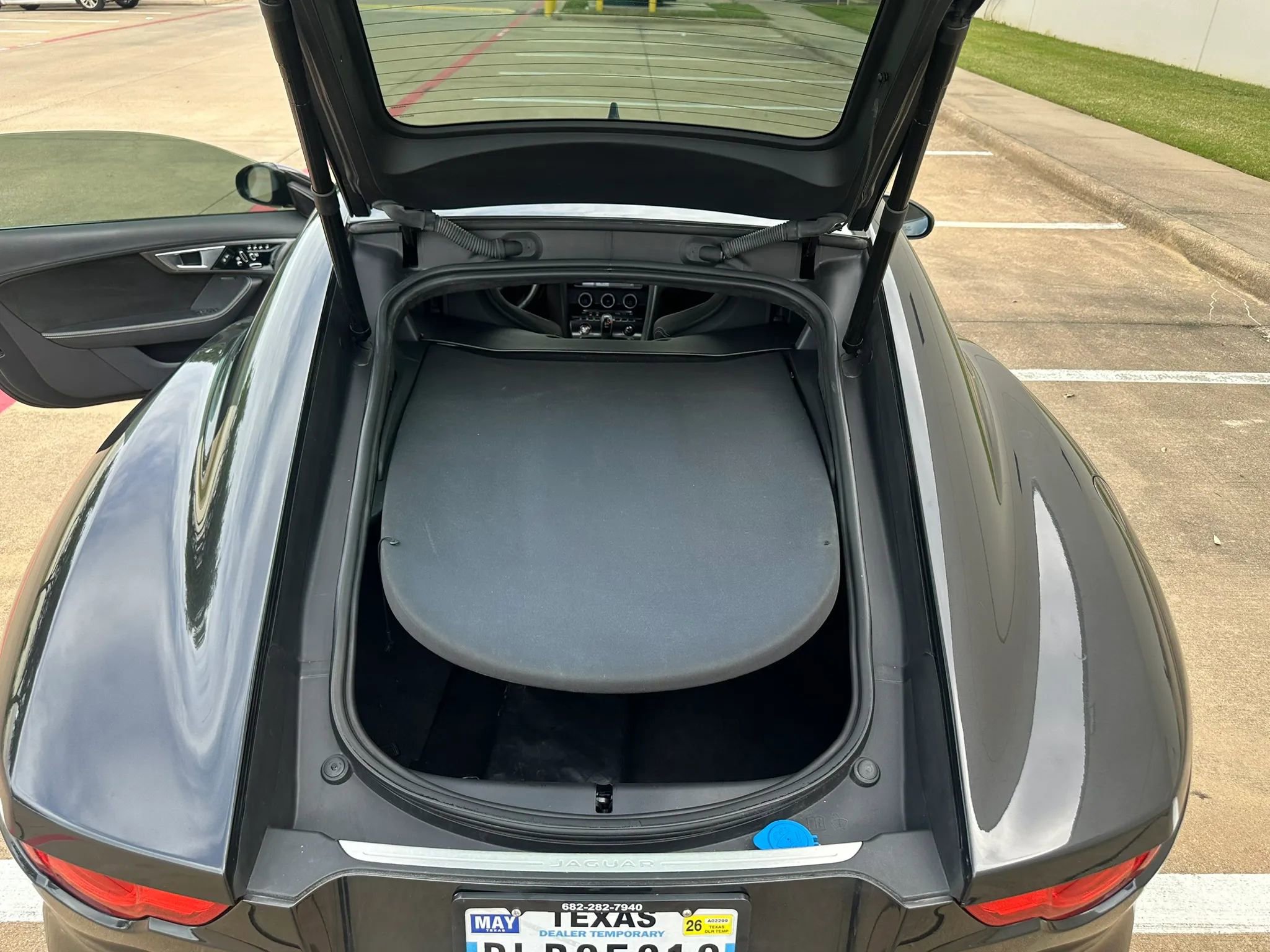 Used 2015 Jaguar F-TYPE R RWD image 19