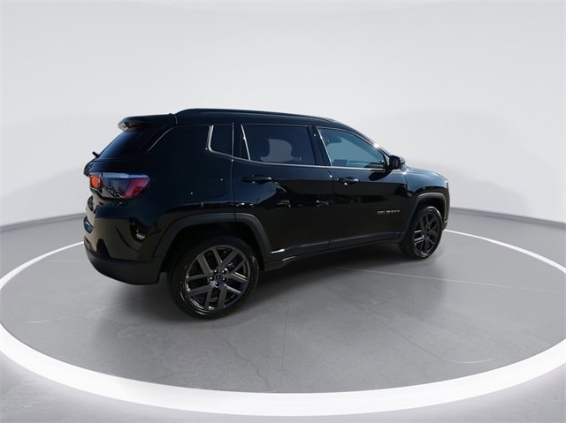 New 2026 Jeep Compass Latitude image 9