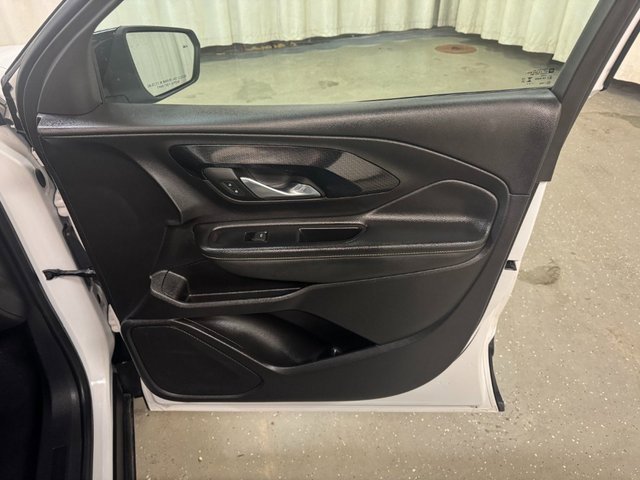 Used 2024 GMC Terrain AT4 image 35