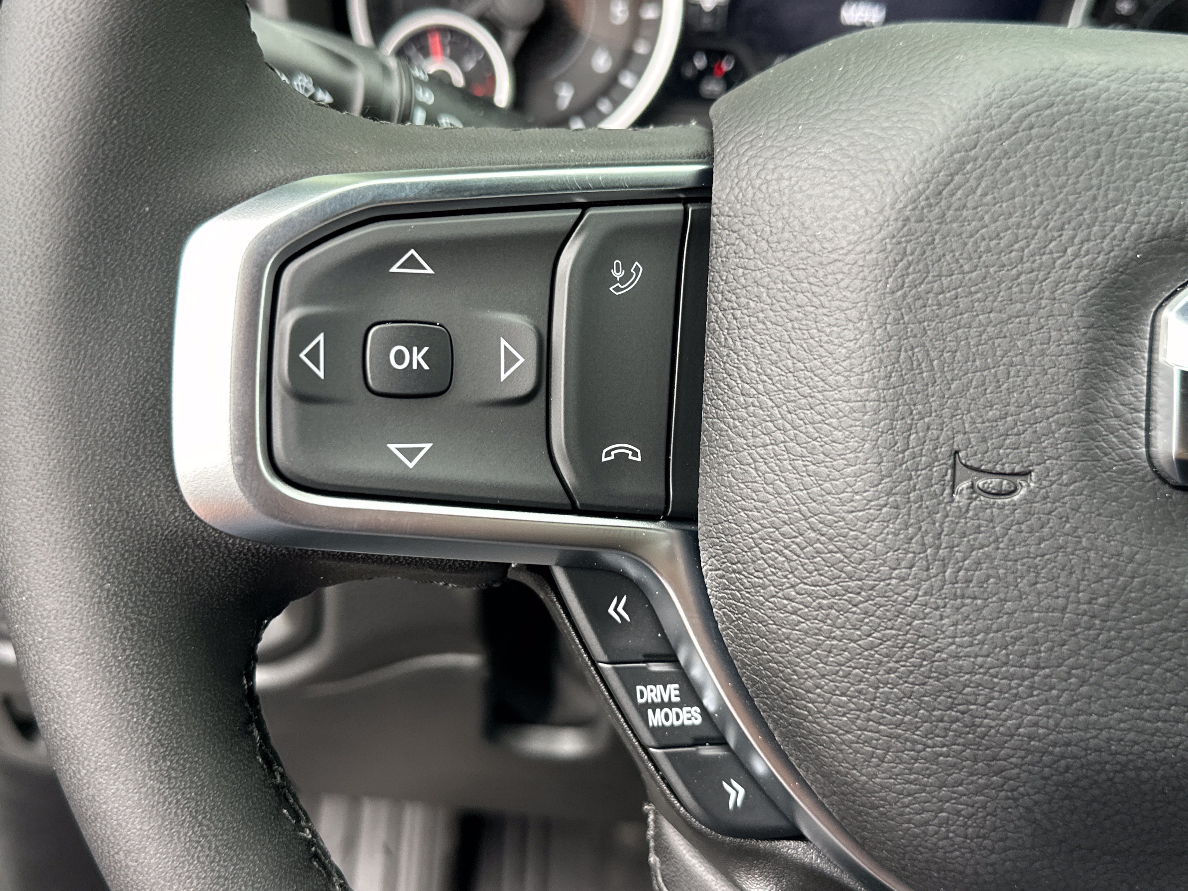 Used 2026 RAM 1500 4x4 Crew Cab image 10
