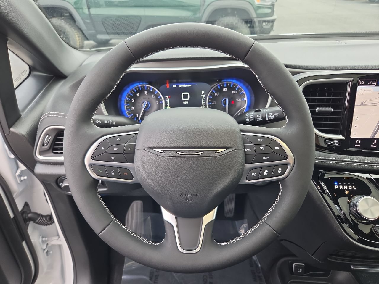 New 2027 Chrysler Pacifica Select w/ Family Tech Group AWD/4WD image 22