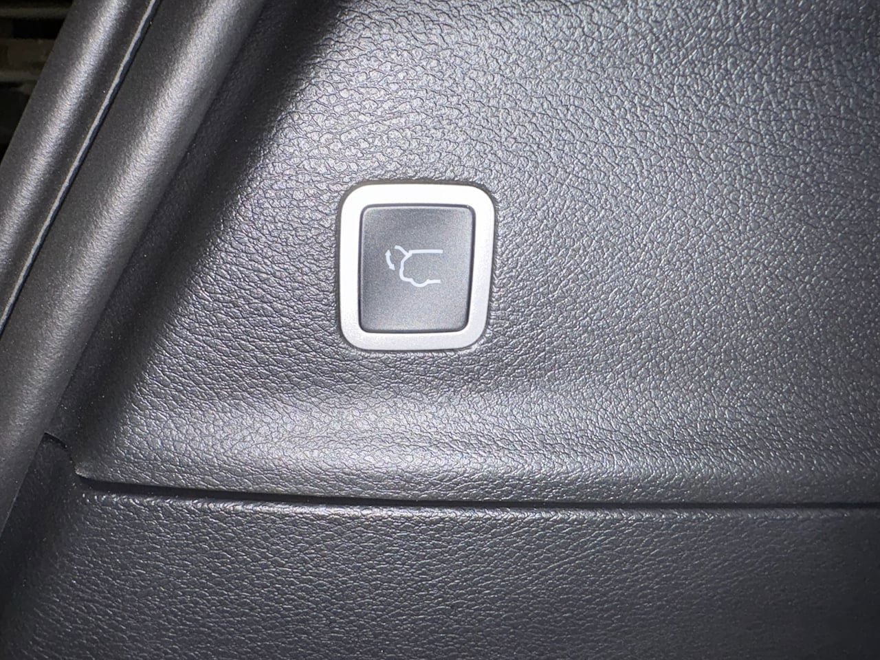New 2026 Chrysler Voyager LX FWD image 10