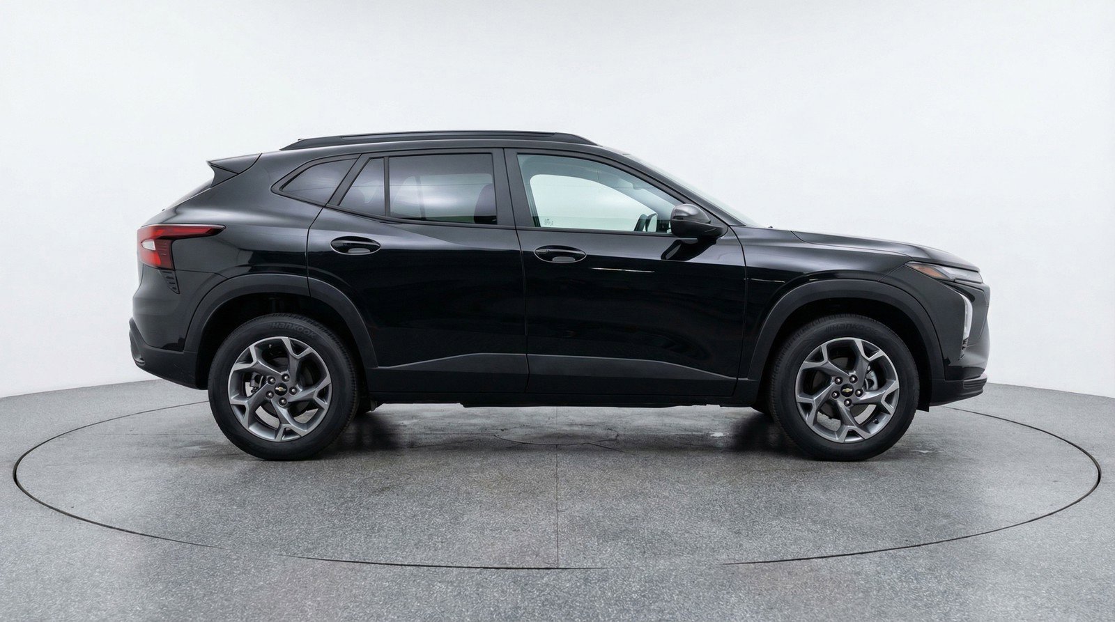 Used 2025 Chevrolet Trax LT image 11