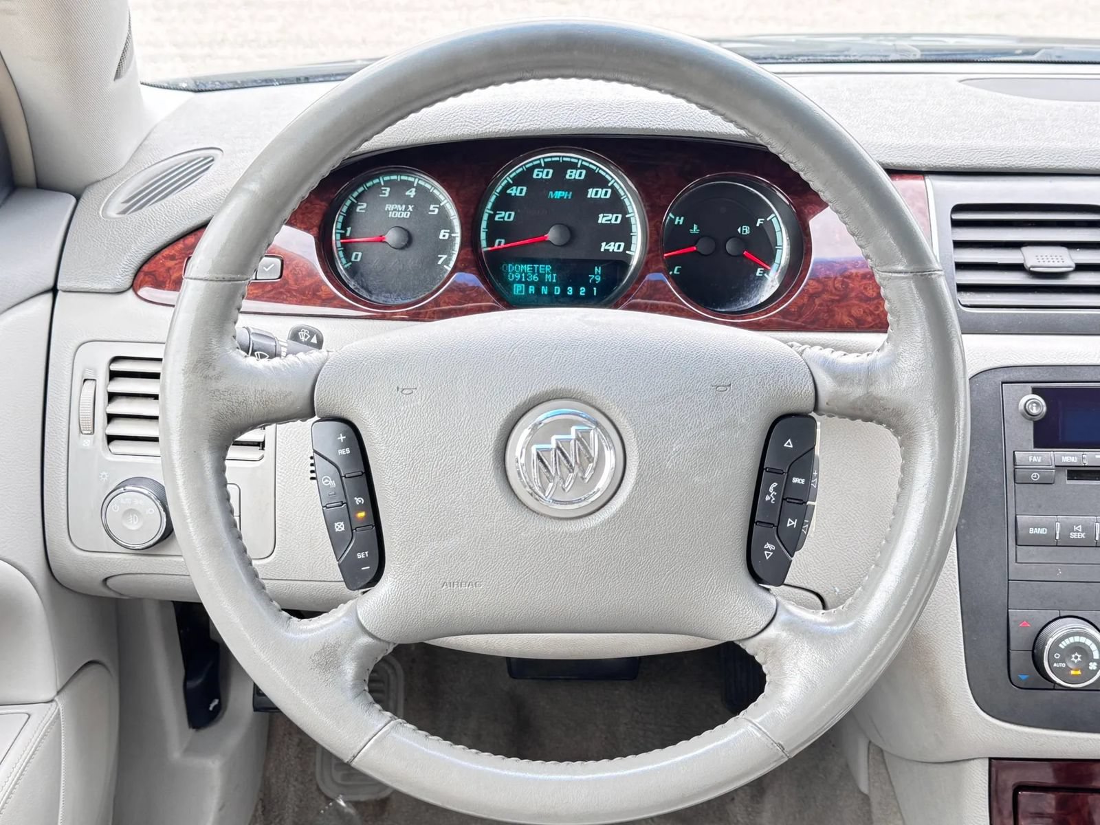 Used 2011 Buick Lucerne CXL FWD image 26