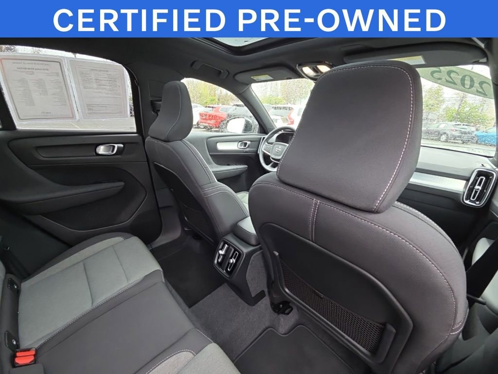 Used 2025 Volvo XC40 B5 Core AWD/4WD image 8