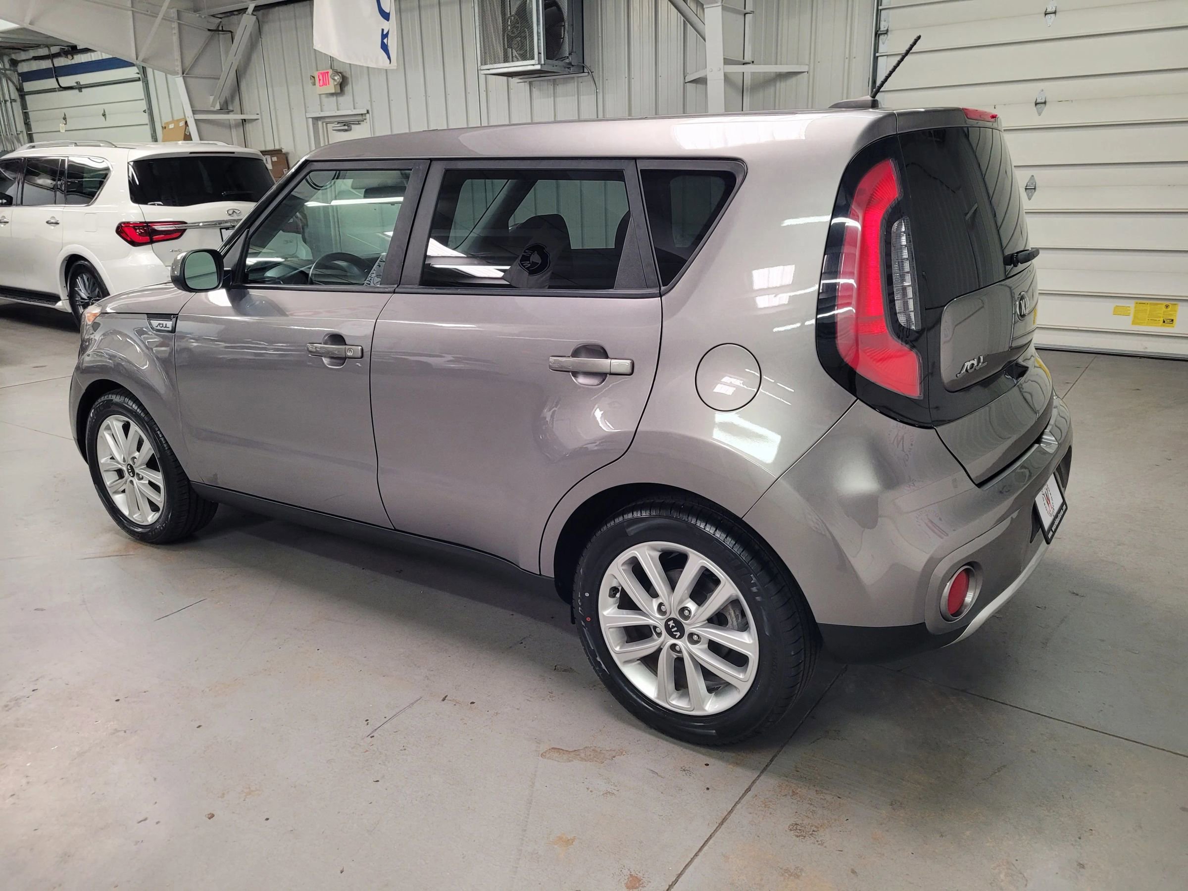 Used 2018 Kia Soul + image 4