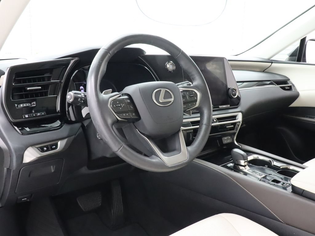 Used 2024 Lexus RX 350 FWD w/ Technology Package image 17