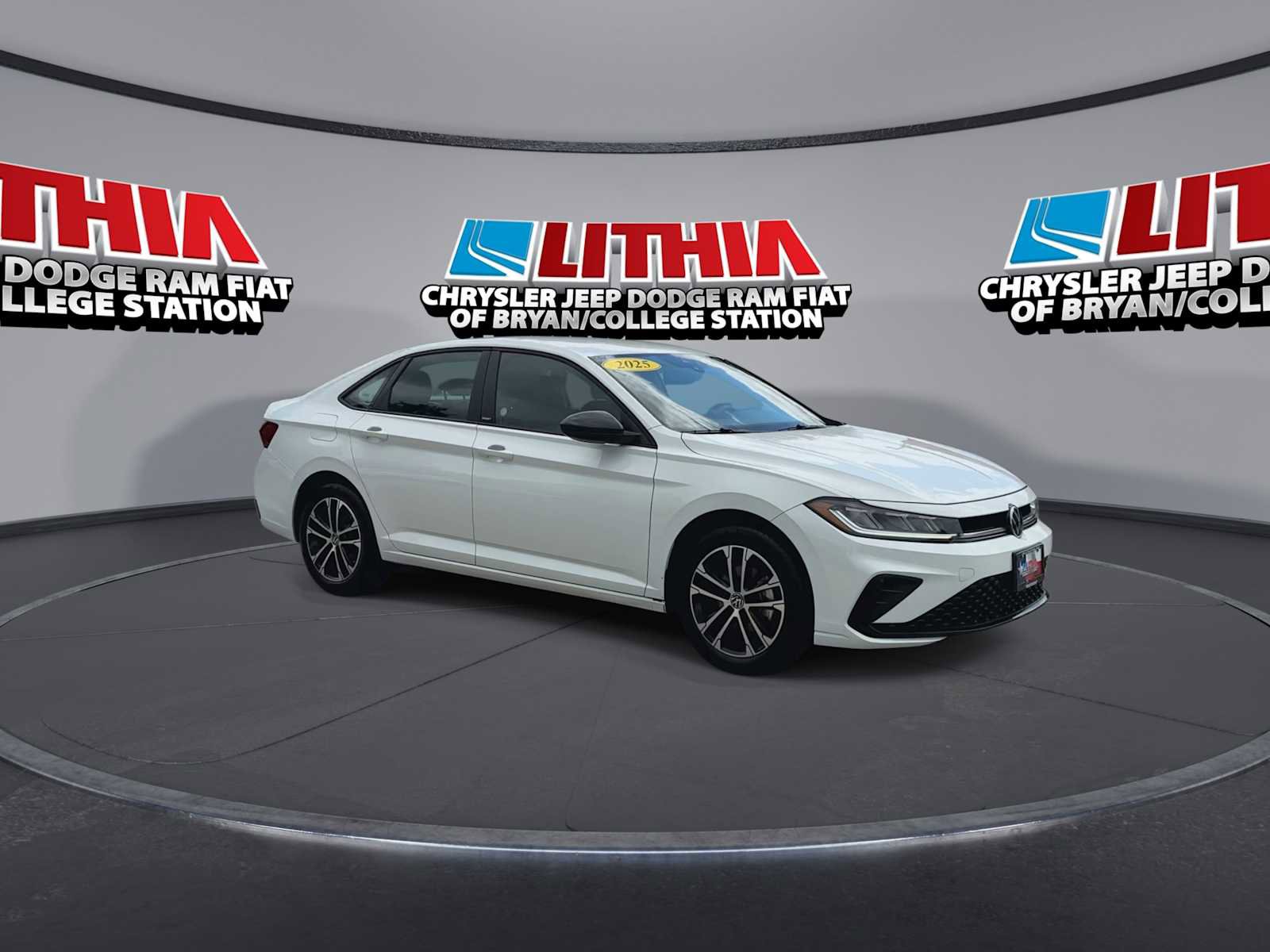 Used 2025 Volkswagen Jetta Sport image 2