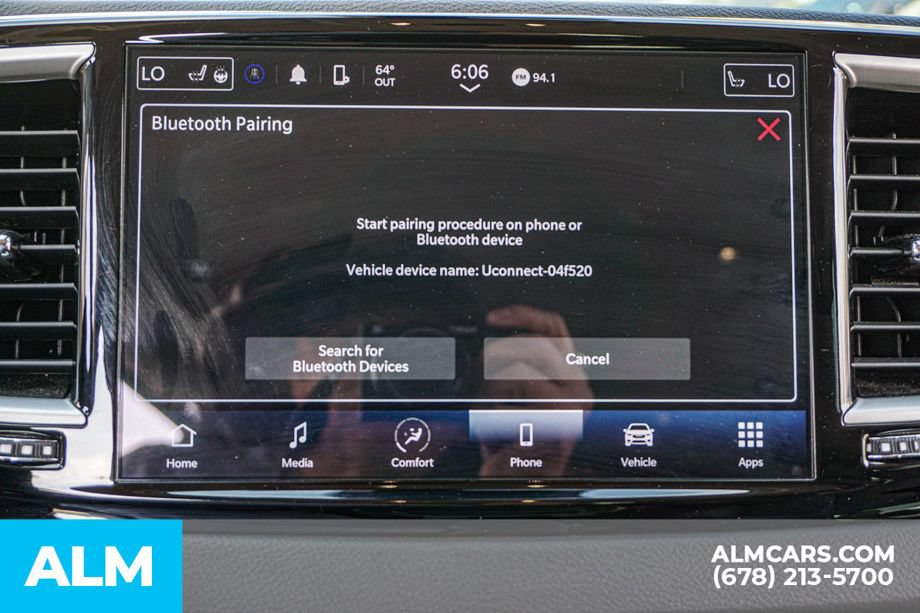 Used 2024 Chrysler Pacifica Touring-L FWD image 42