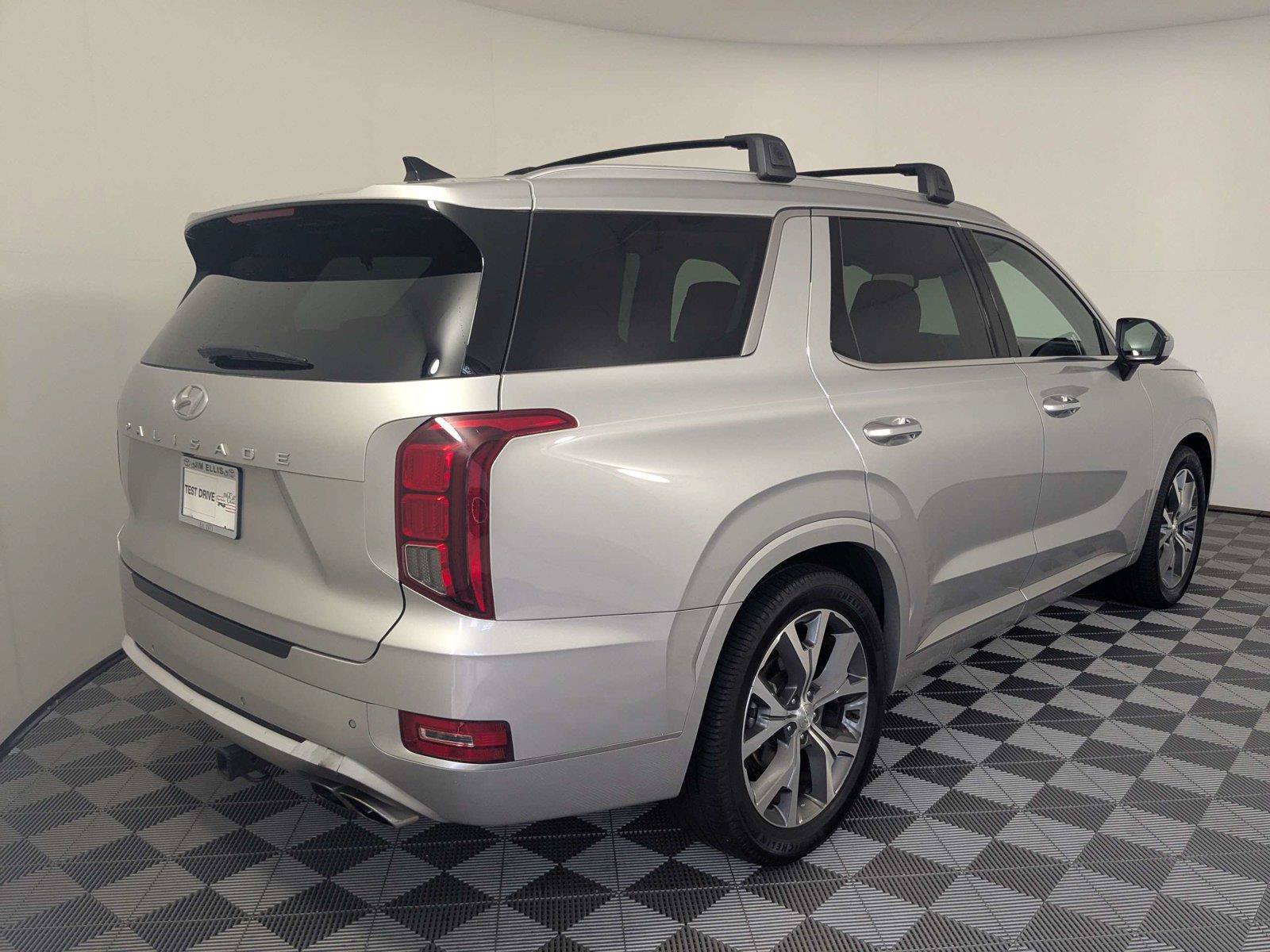 Used 2022 Hyundai Palisade Limited FWD image 5