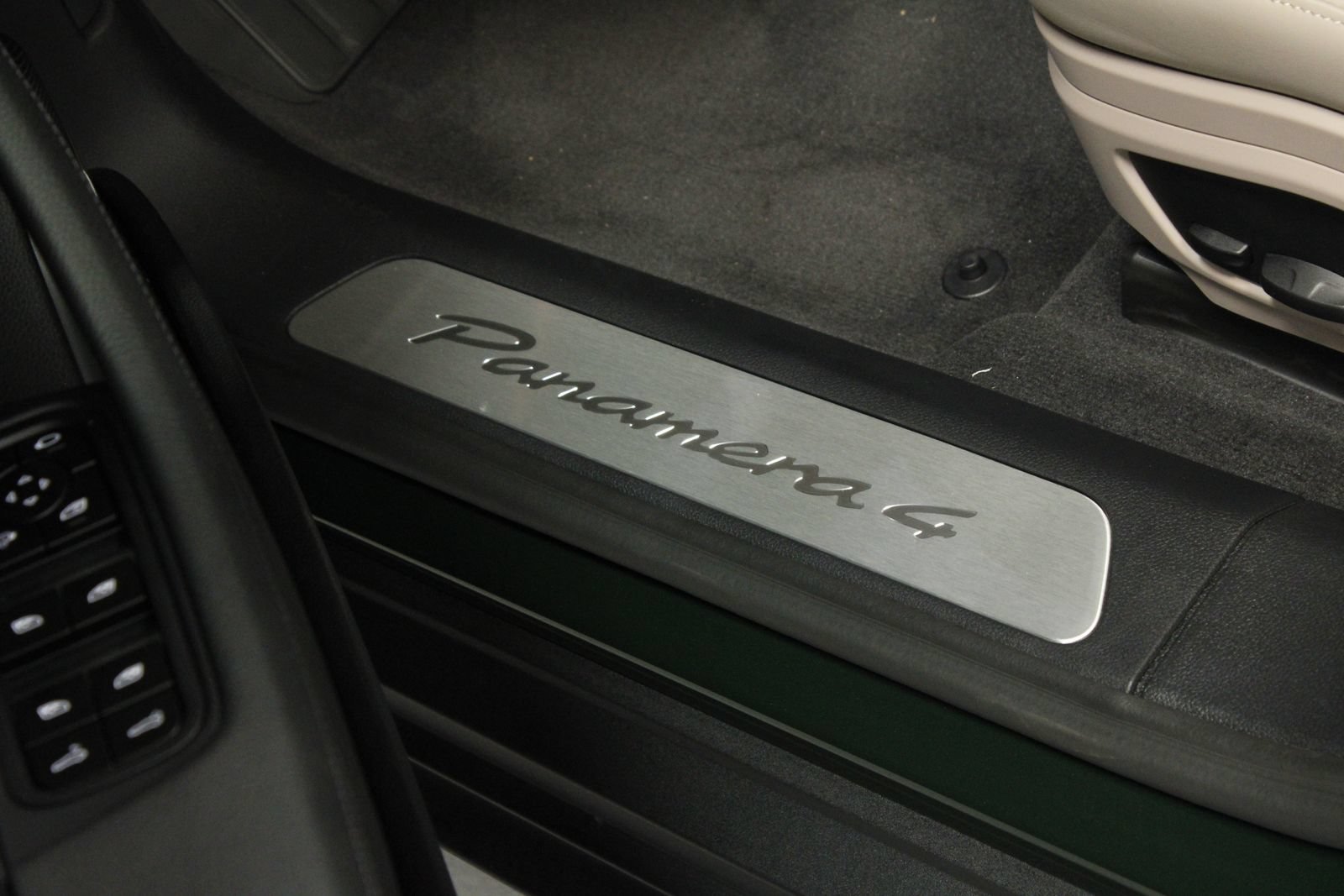 New 2026 Porsche Panamera 4 AWD/4WD image 36