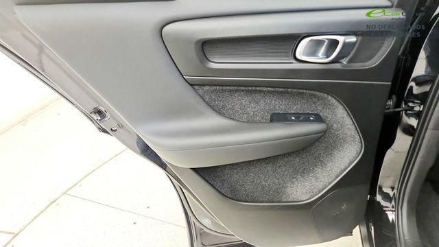 Used 2024 Volvo XC40 B5 Plus w/ Protection Package Premier AWD/4WD image 47