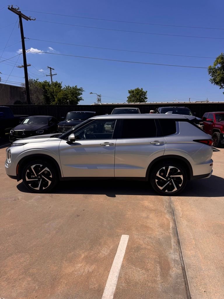 Used 2024 Mitsubishi Outlander SE FWD image 4