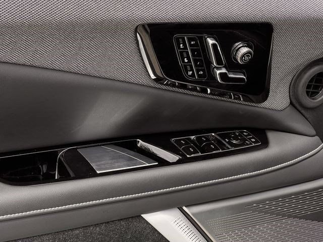 New 2026 Cadillac Optiq Luxury 2 RWD image 19