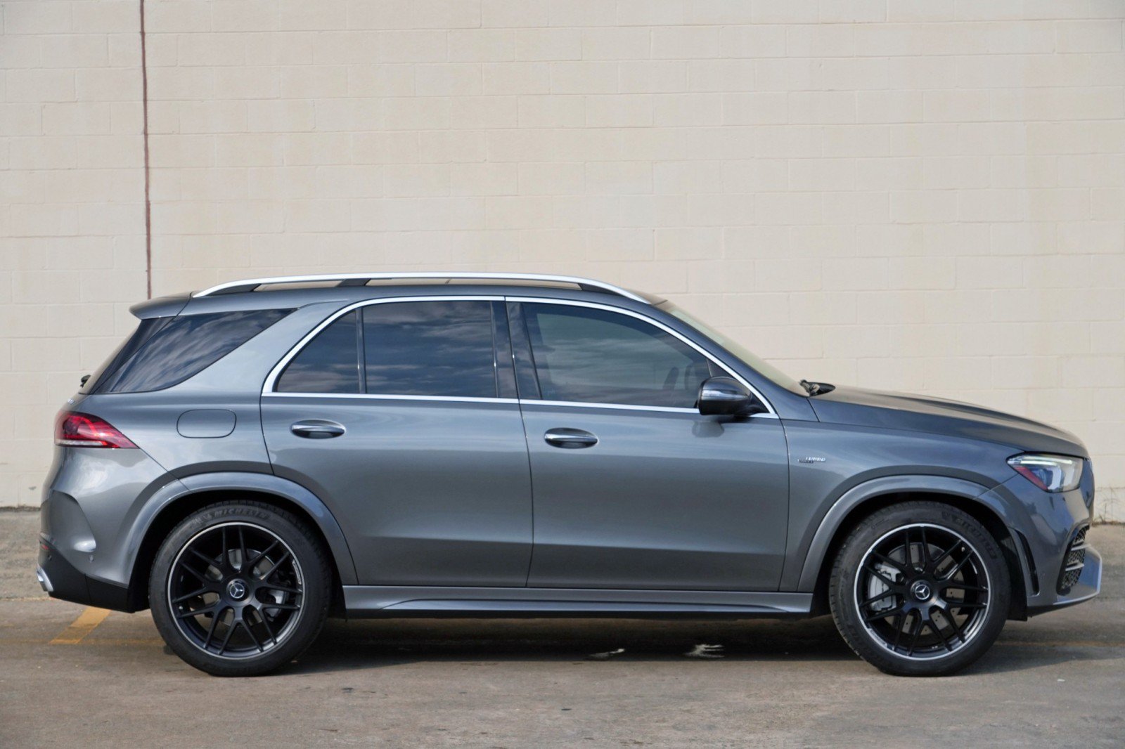 Used 2023 Mercedes-Benz GLE 53 AMG 4MATIC w/ Exterior Lighting Package image 59