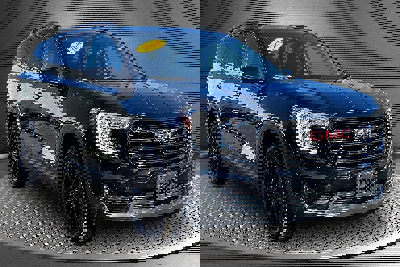 Used 2024 GMC Terrain SLT w/ Infotainment Package II image 1