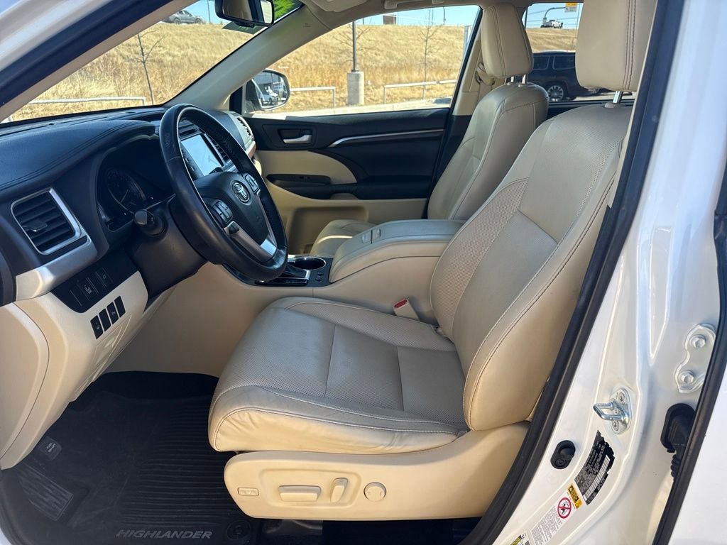 Used 2015 Toyota Highlander Limited image 31