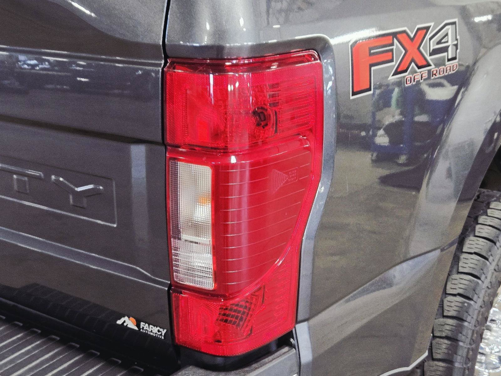 Used 2020 Ford F350 XLT w/ XLT Premium Package AWD/4WD image 16