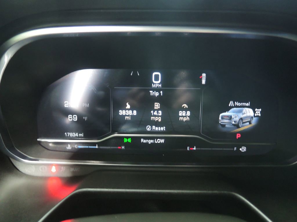 Used 2024 GMC Yukon AT4 w/ AT4 Premium Plus Package image 13