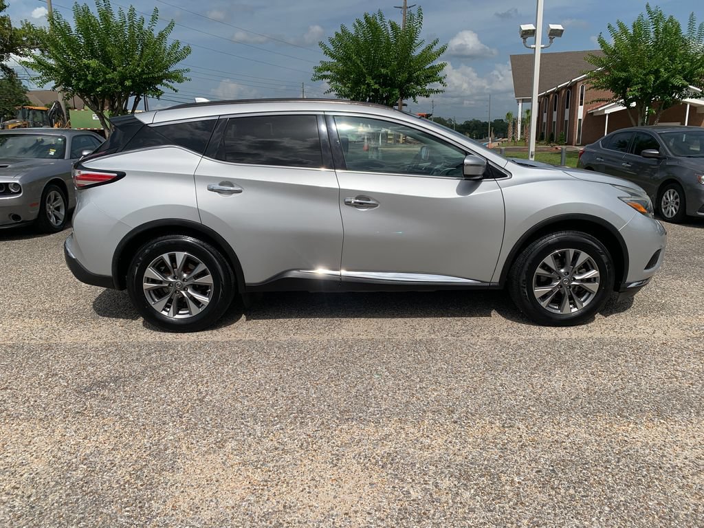 Used 2018 Nissan Murano SV FWD image 2