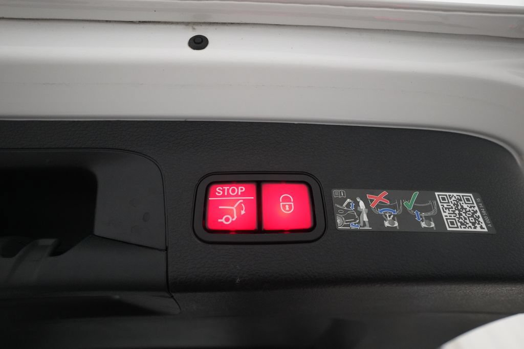 Used 2022 Mercedes-Benz GLS 450 4MATIC image 15