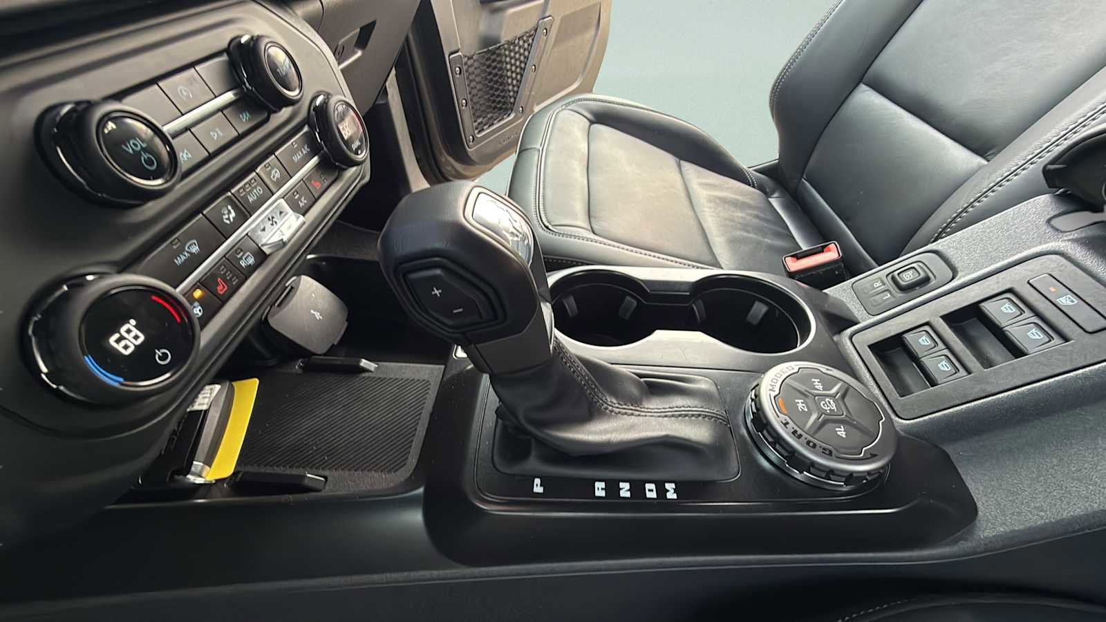 Used 2025 Ford Bronco Outer Banks image 29