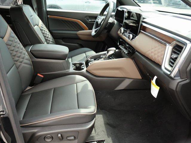 New 2025 GMC Canyon Denali image 9