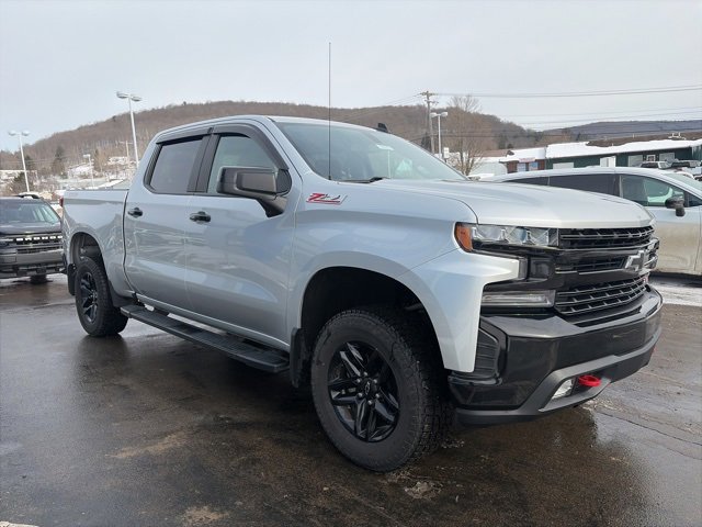 Used 2022 Chevrolet Silverado 1500 LT Trail Boss w/ LPO, Dark Essentials Package image 3