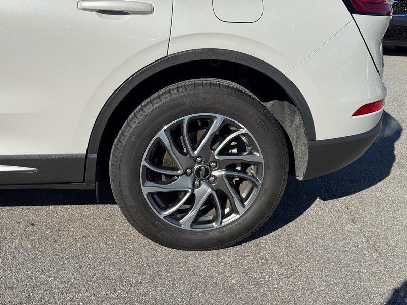 Used 2021 Lincoln Corsair FWD w/ Equipment Group 101A image 9