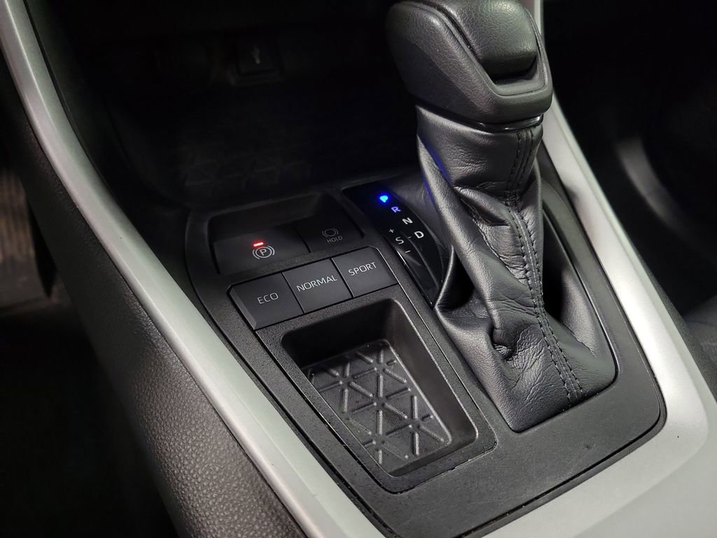 Used 2022 Toyota RAV4 XLE image 15