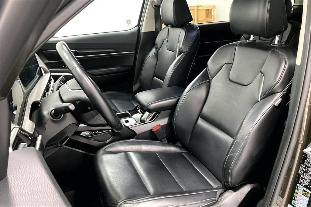 Used 2025 Kia Telluride S FWD image 30