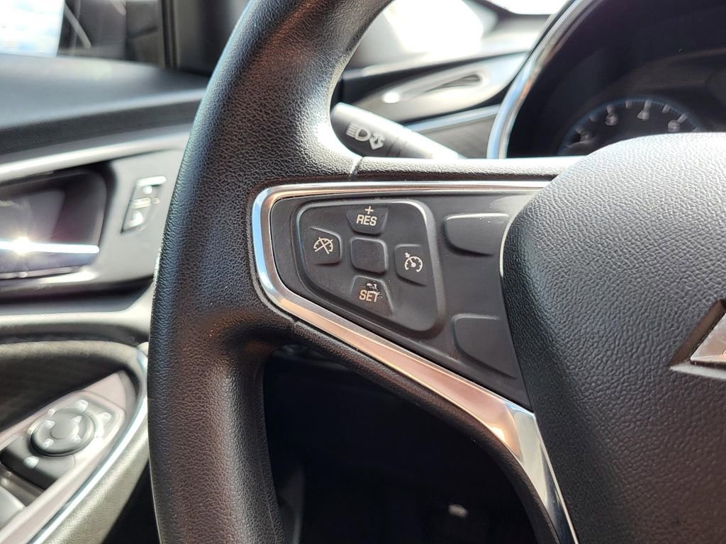 Used 2018 Chevrolet Malibu LT image 21