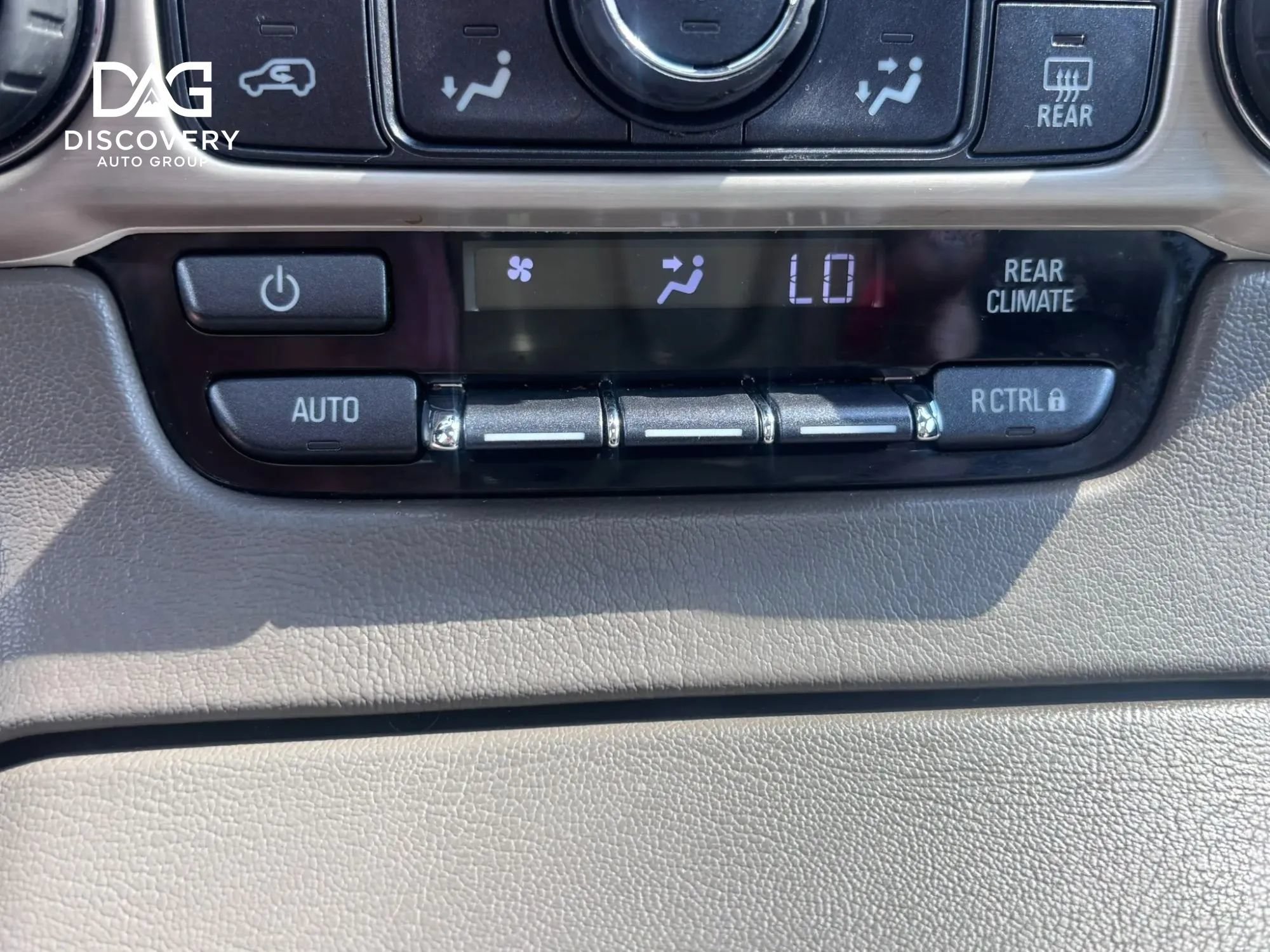 Used 2019 GMC Yukon Denali w/ Denali Ultimate Package AWD/4WD image 17