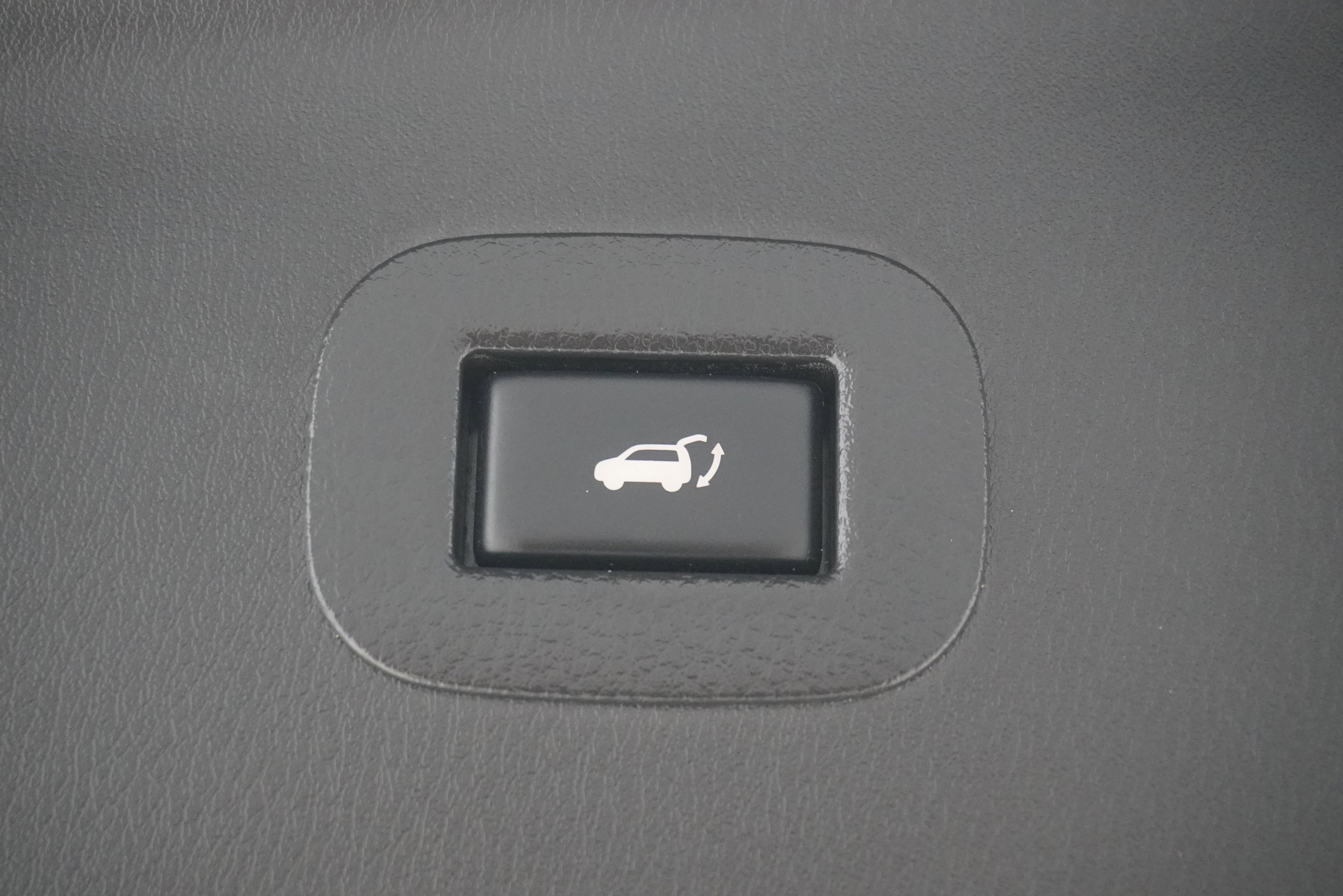 Used 2020 Nissan Armada SL w/ Premium Package RWD image 32